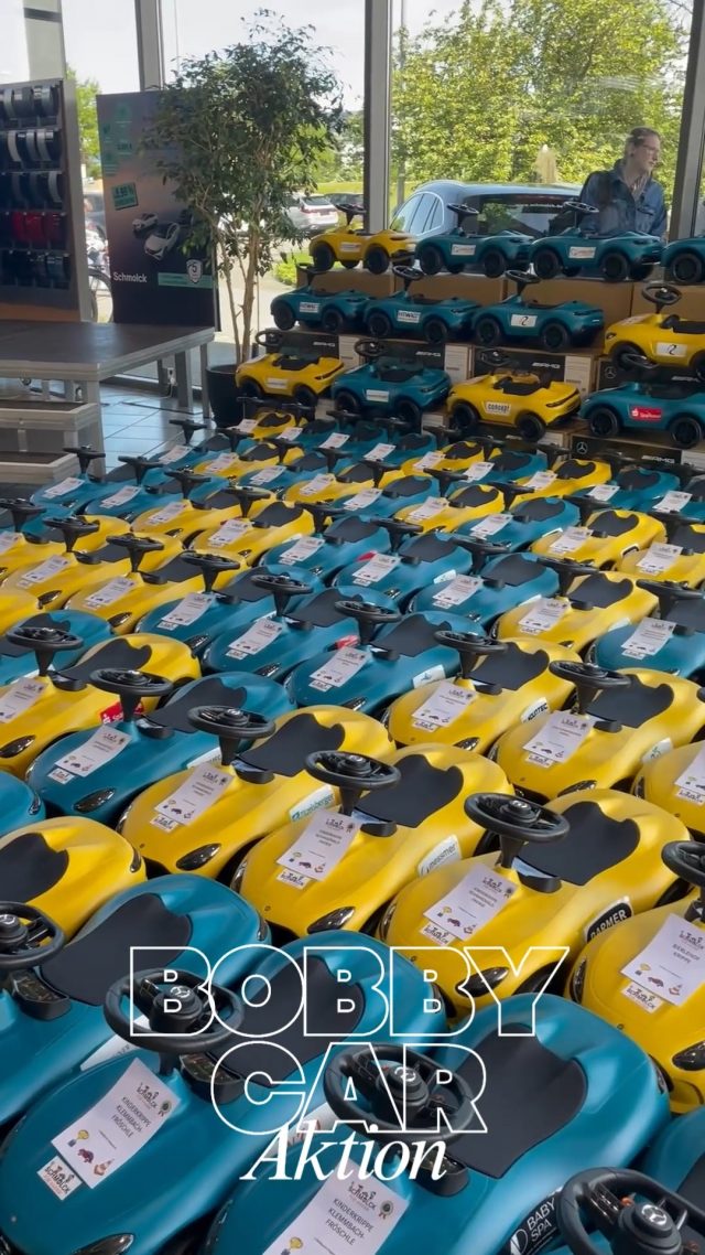 Mit vielen anderen Sponsoren freuen wir uns über die große Spendenaktion des @autohausschmolck in Emmendingen. Rund 200 Bobby Cars wurden heute an 70 Kindergärten aus der Region im Rahmen des "Family Day" verschenkt. Eine tolle Aktion, bei der bestimmt viele Kinderaugen zum Leuchten gebracht werden 🤩

#spendenfürkinder #spendenübergabe #herzenssache #emmendingen